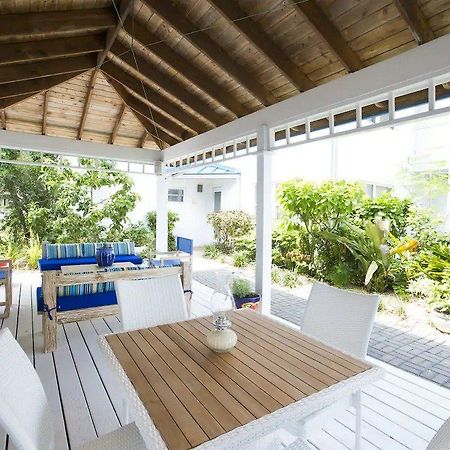 Villas Of The Galleon Seven Mile Beach Ngoại thất bức ảnh