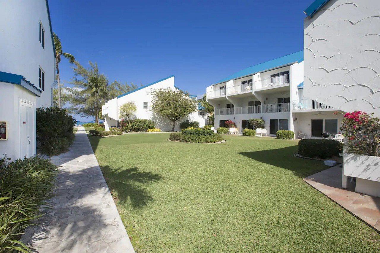 Villas Of The Galleon Seven Mile Beach Ngoại thất bức ảnh