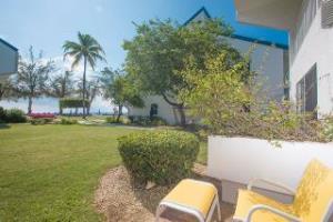 Villas Of The Galleon Seven Mile Beach Ngoại thất bức ảnh