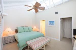Villas Of The Galleon Seven Mile Beach Ngoại thất bức ảnh